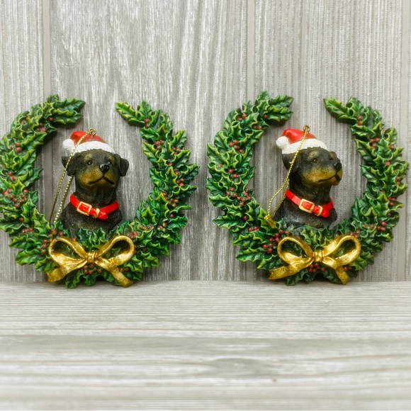 Rottweiler 2 dog with wreath Christmas tree ornament pair 3D resin ornaments - Picture 3 of 8